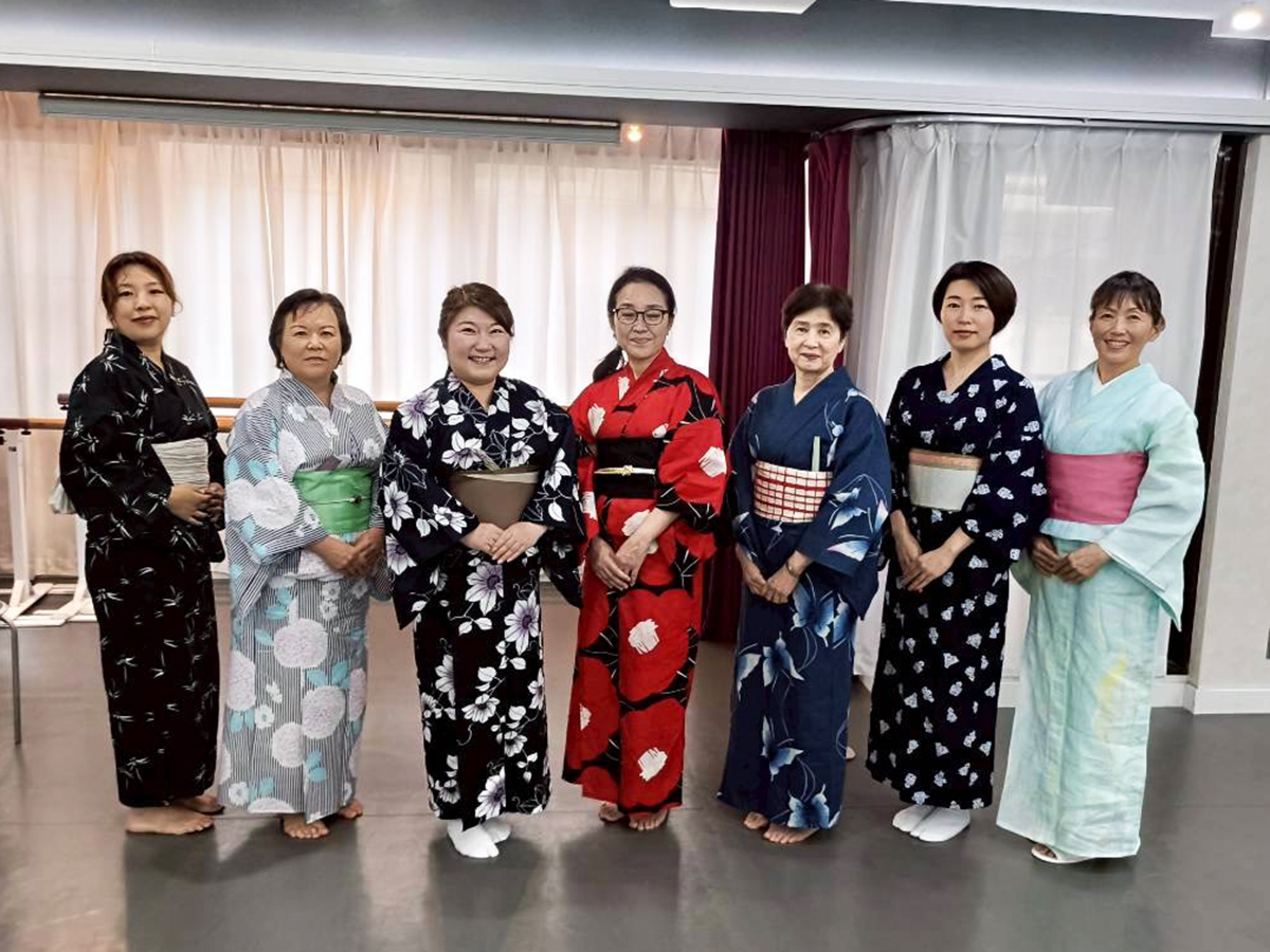女性